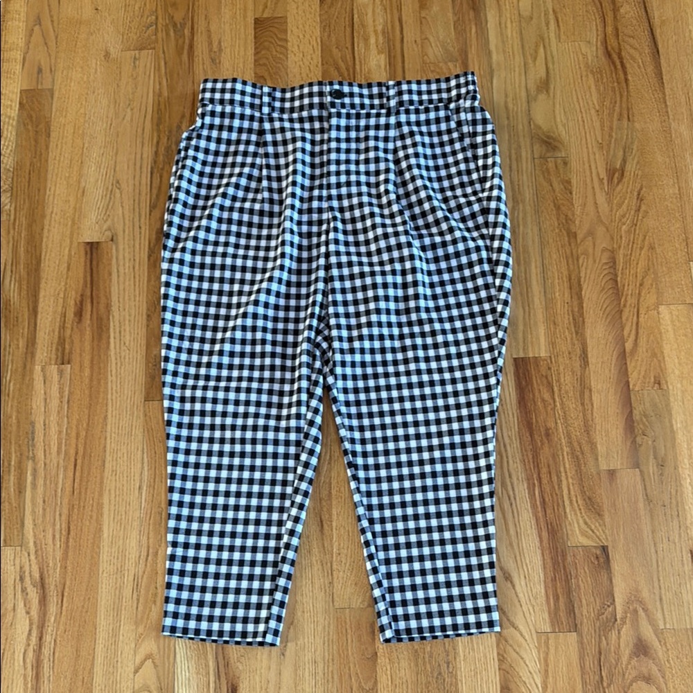 TORRID Bombshell Skinny Black and White Checkered Pleated Pants, Size 14 Short